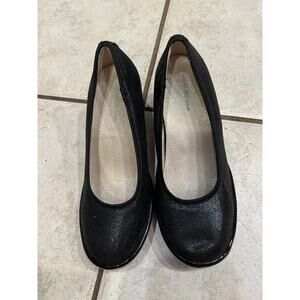 Stuart Weitzman Girls Irridescent Black Ariana Clare Wedge Pumps Size 4